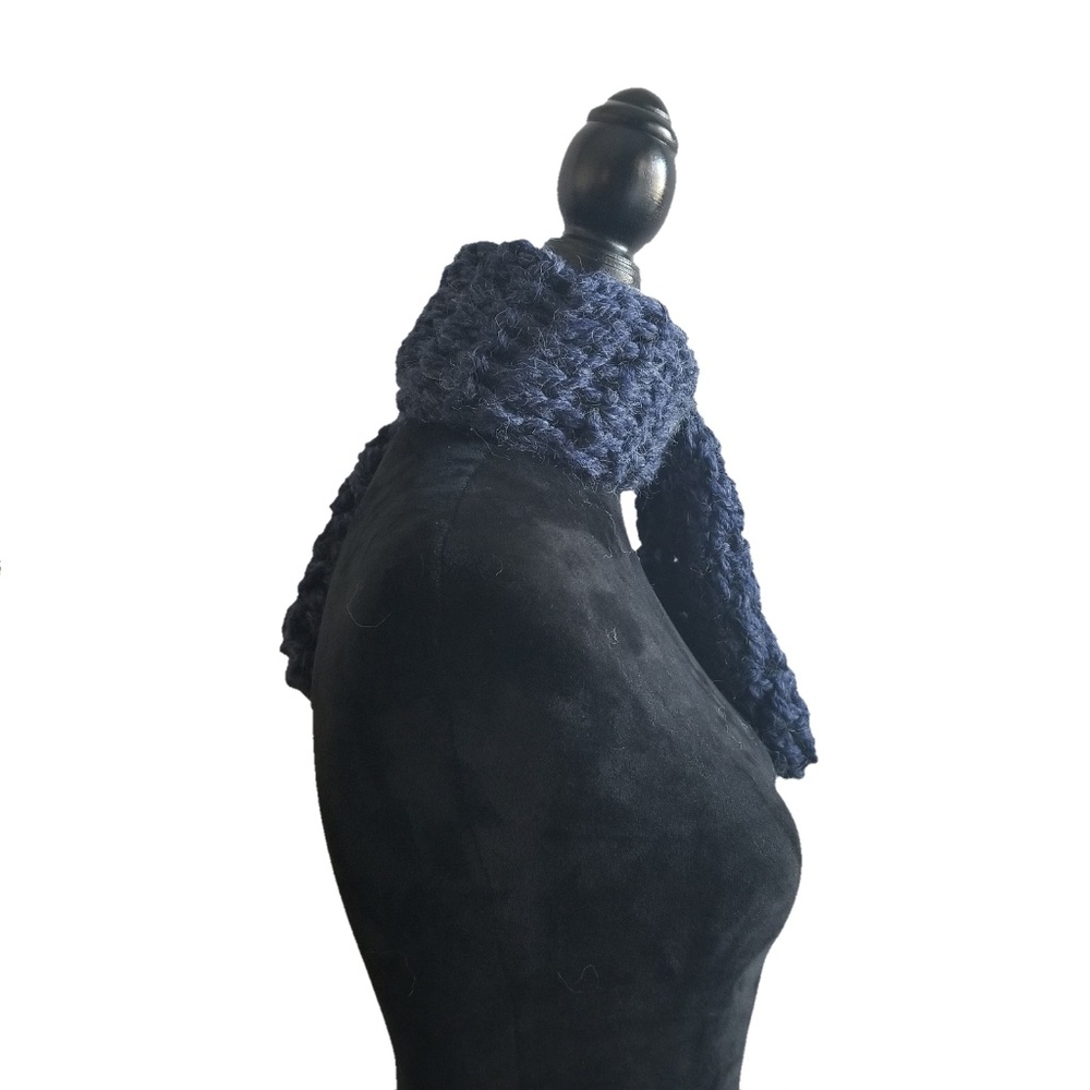 Classic Crochet Alpaca Wool Neck Wrap - Picture 2 of 3